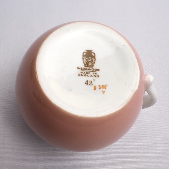 Wedgwood Vintage Creamer Pink & White Vine Band 1942 England Mid Century - Picture 7 of 9